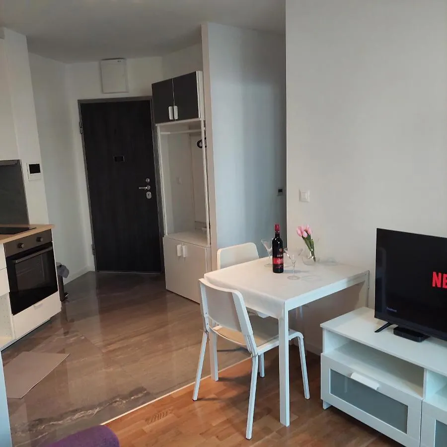 Apartment Paola With Free Private Parking Place Split