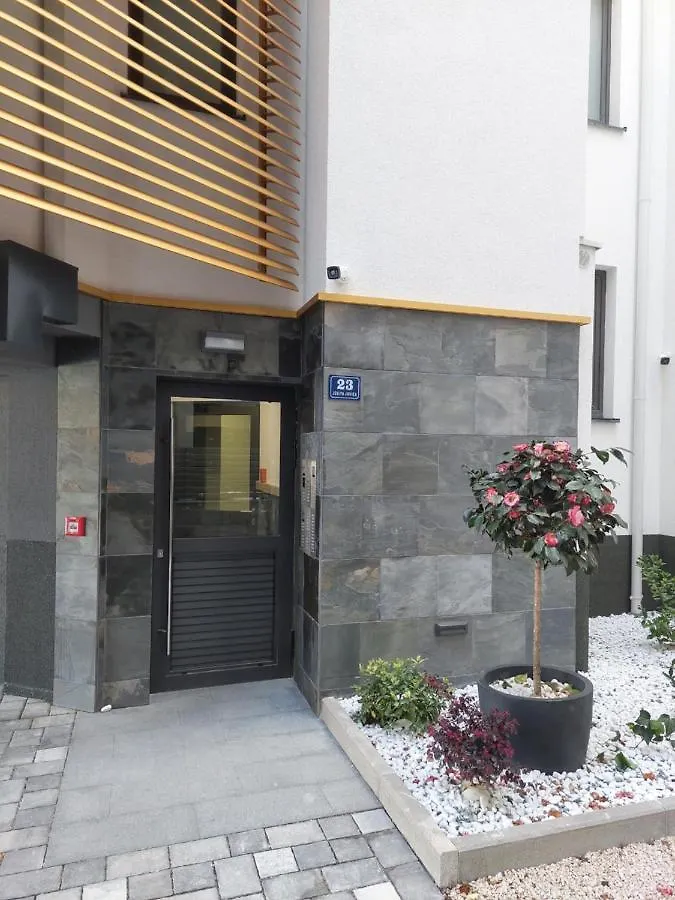 Apartment Paola With Free Private Parking Place Split