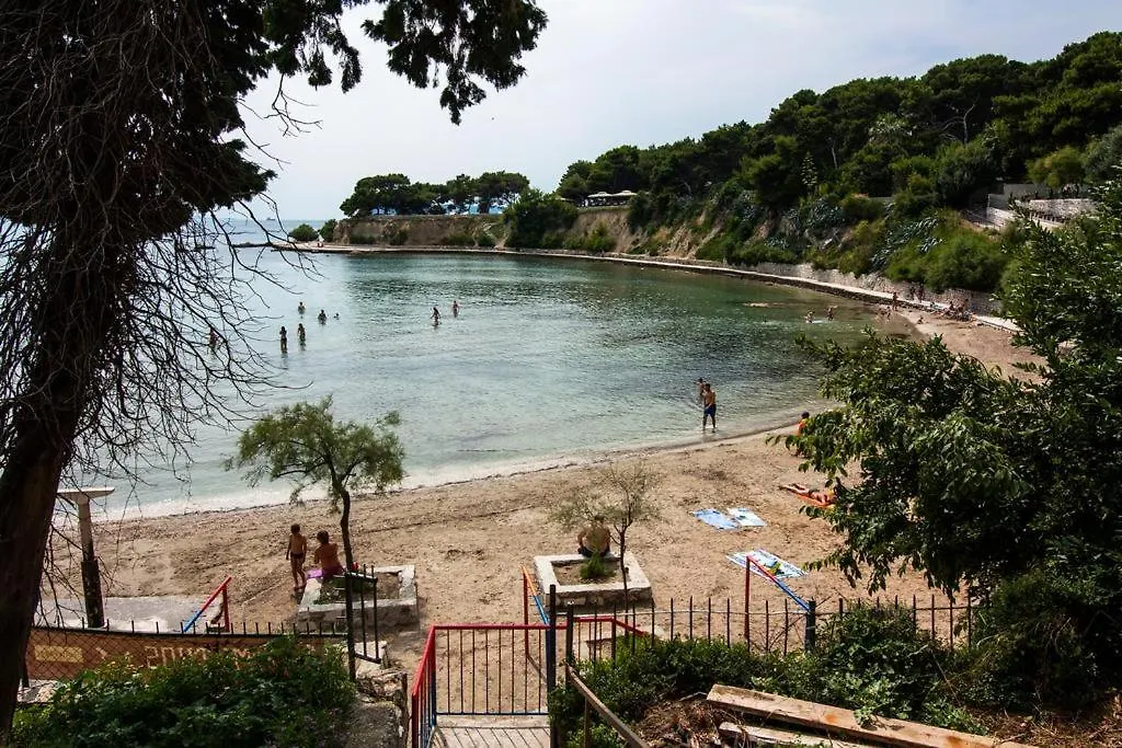 Apartment Paola With Free Private Parking Place Split