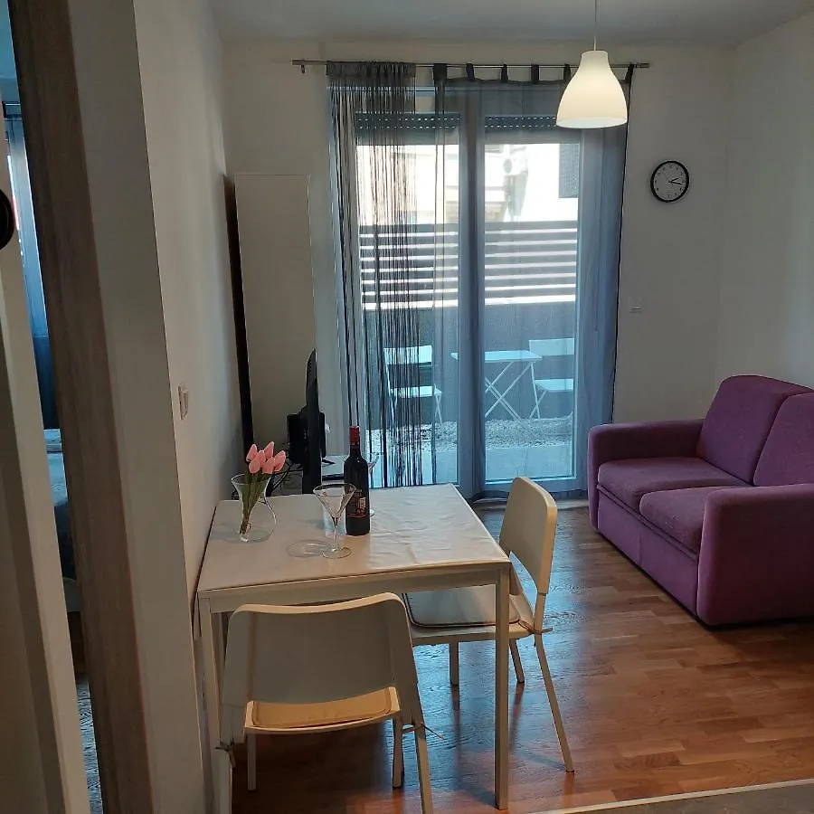 Apartment Paola With Free Private Parking Place Split